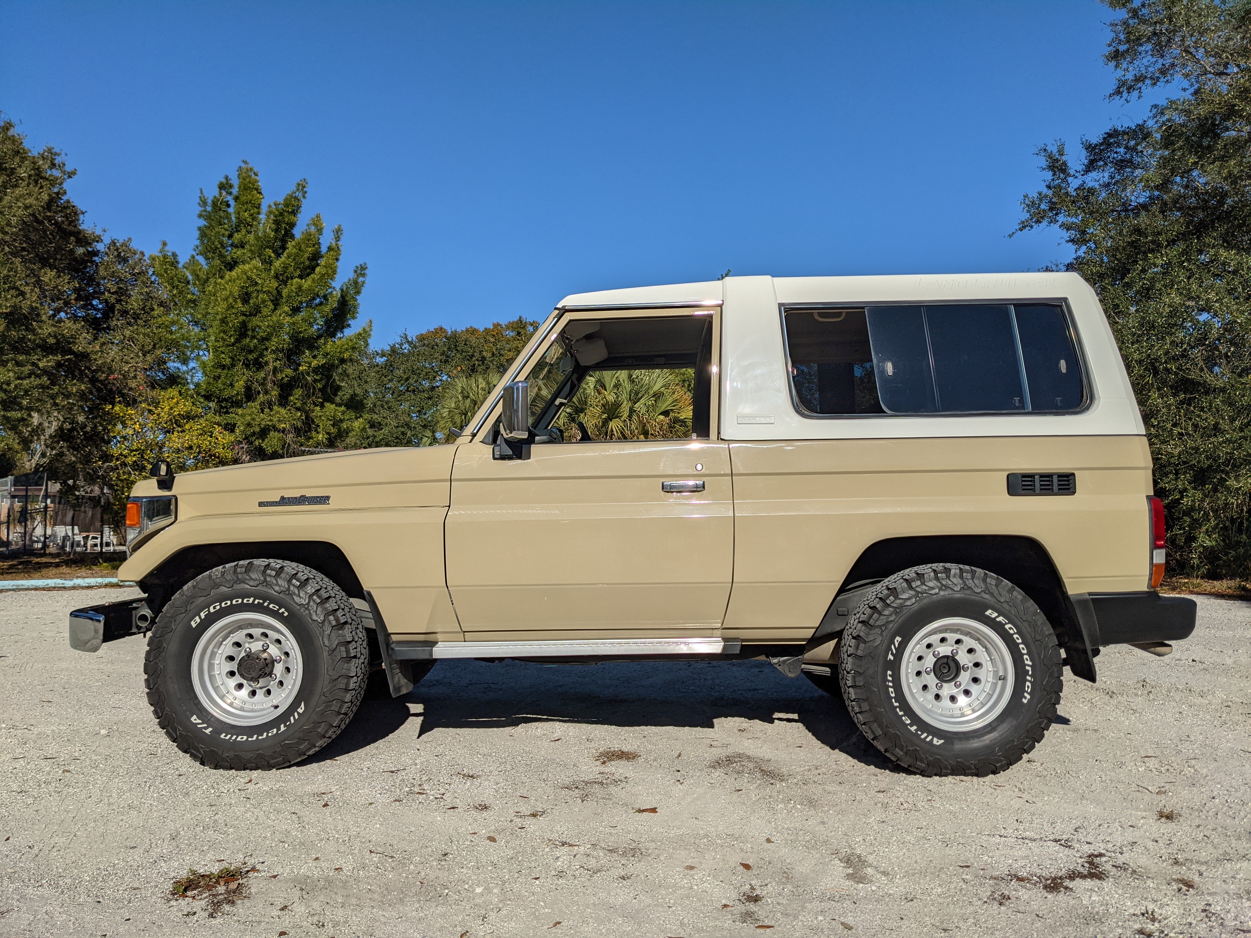 1994 Toyota Land Cruiser ZX HZJ73 FRP Top Narrow Body