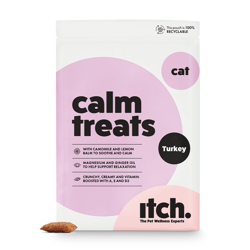 A pack shot of Itch Calm Treats for Cats with a kibble at the side. 