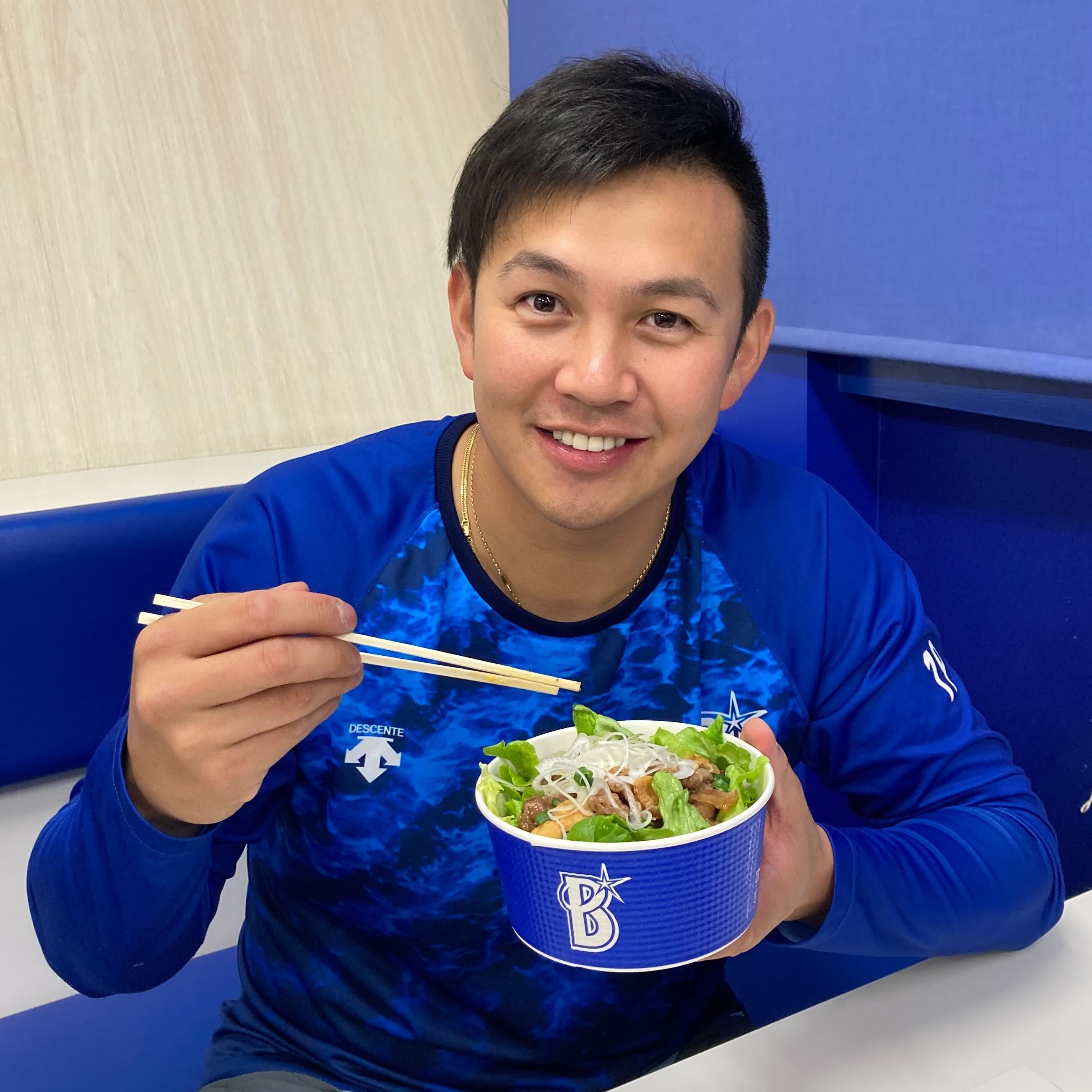 人気デザイン★ブルーアイリス サガミンク フード付きコート トリミング 横段 Café Victory Court（カフェビクトリーコート）」にてプロデュース