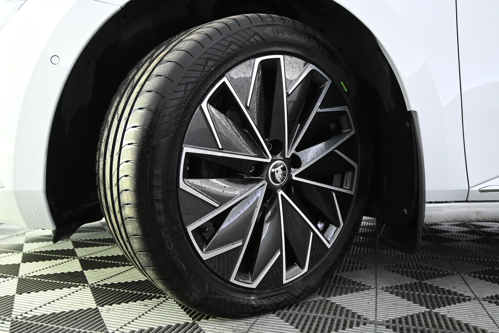 Car Image - 5PLYVYvykWJPMKQ0S0vq1E