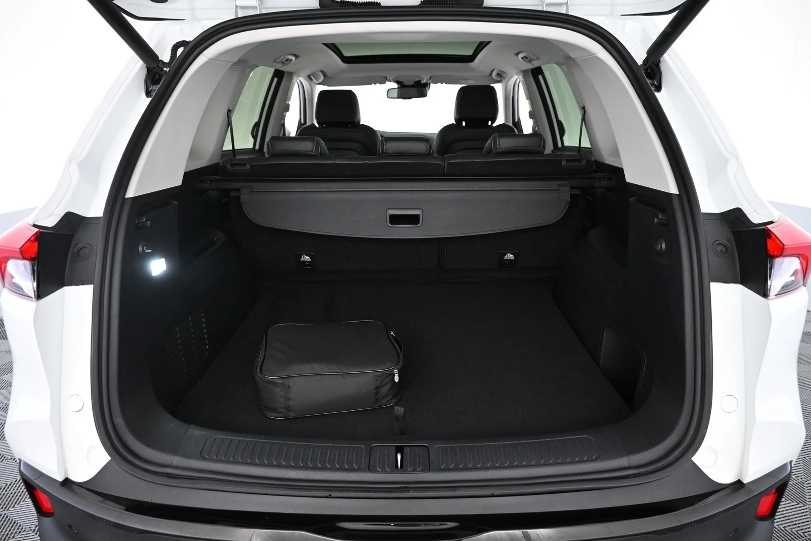 Car Image - 47fEHJfSZDAxhvW9zuP2L0