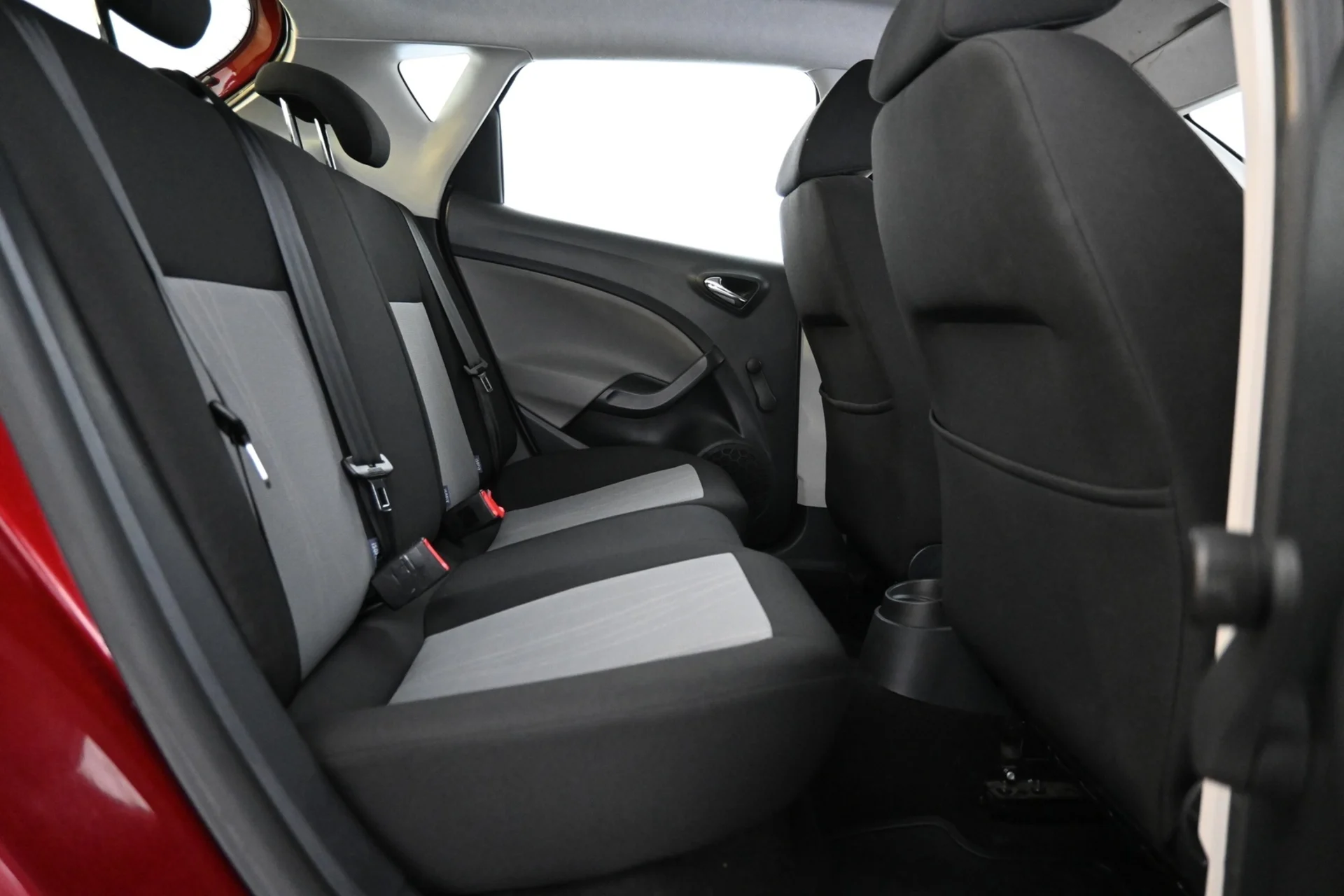 Car Image - 1amDRuJmDUFkuyaj3mnj9f