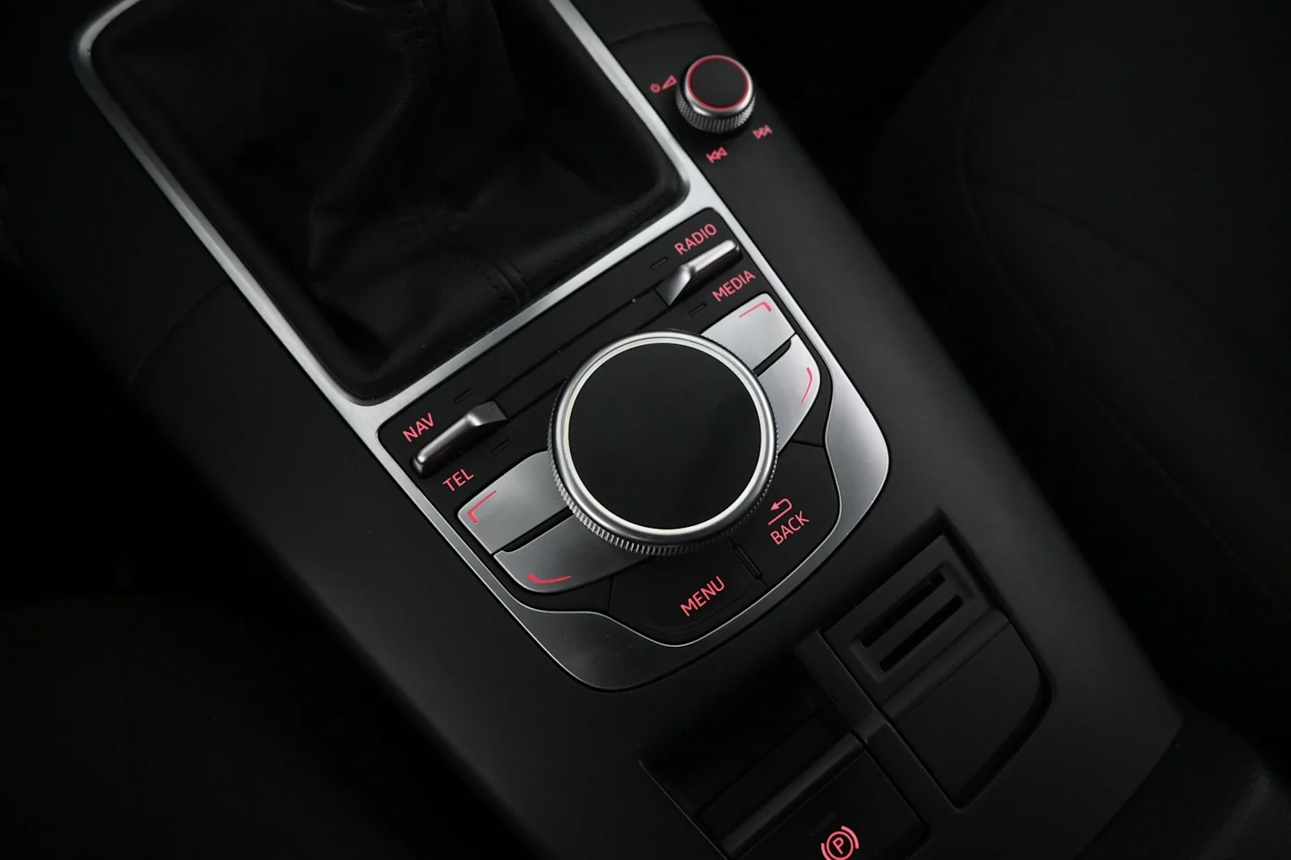 Car Image - 3xrpZ3FpwE1V2zyvA4RJN7