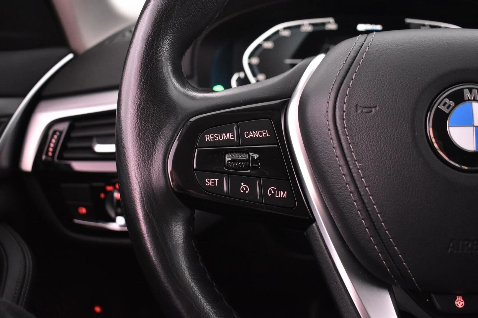 Car Image - 3u83ZjnqPmXByVLPoEYUrn