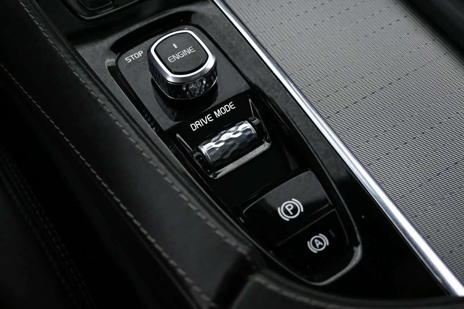 Car Image - 2SsgJc5xlq2Uqx61A9revj