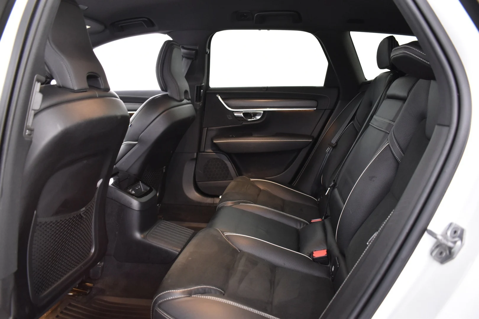 Car Image - 7yIu03zoNdS25YDColf2ev