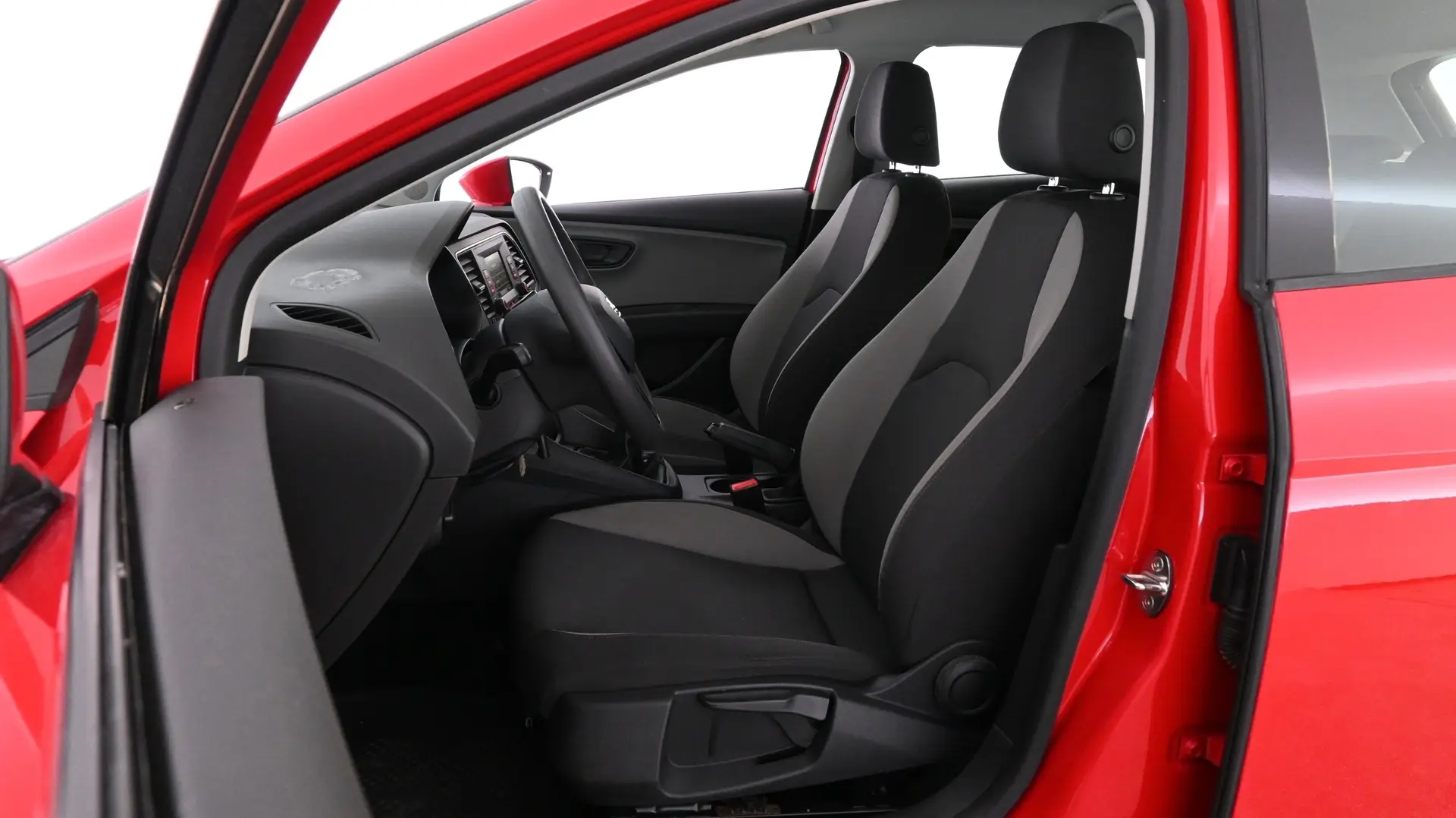 Car Image - eByIJunTuHnFHXqSKClMS