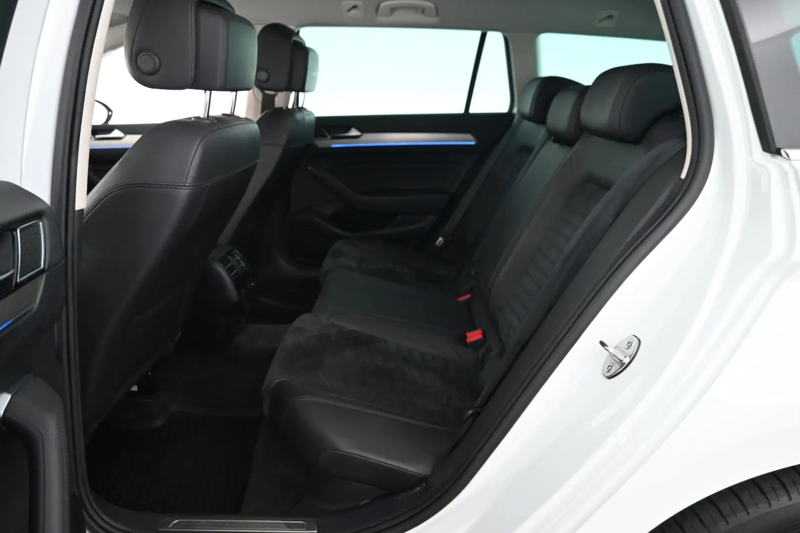 Car Image - 1o8sCdnmbrcMVy0y5wKjTi