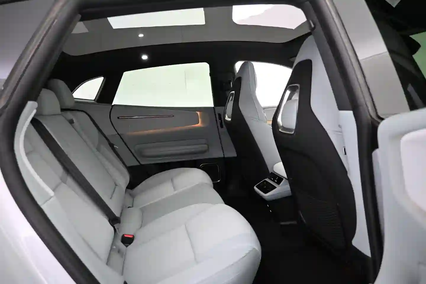Car Image - 2BR3nPT0yz9r4JmvJ2IRnJ