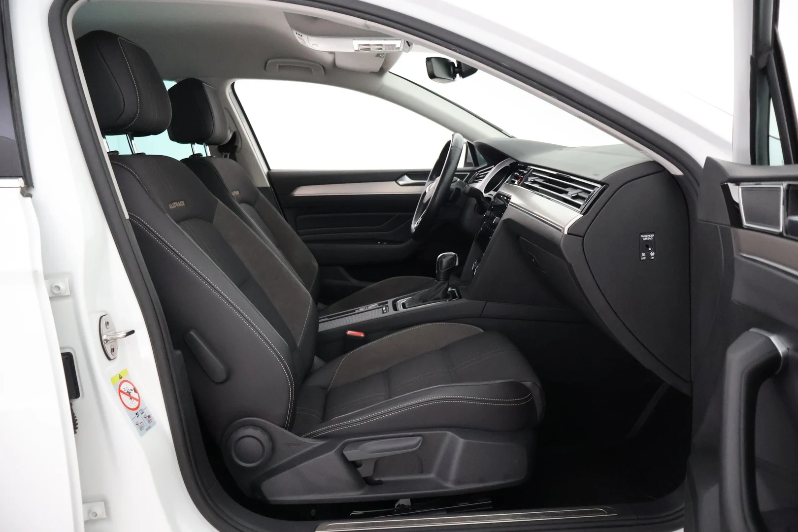 Car Image - X9WfaEfMGBUPVxn56RXbe