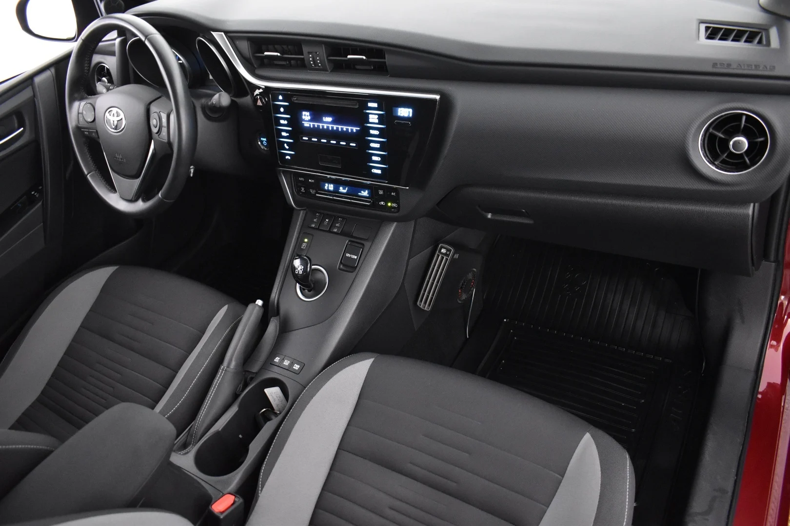 Car Image - 3YW6jIeCobeAV0lW4bbtxJ