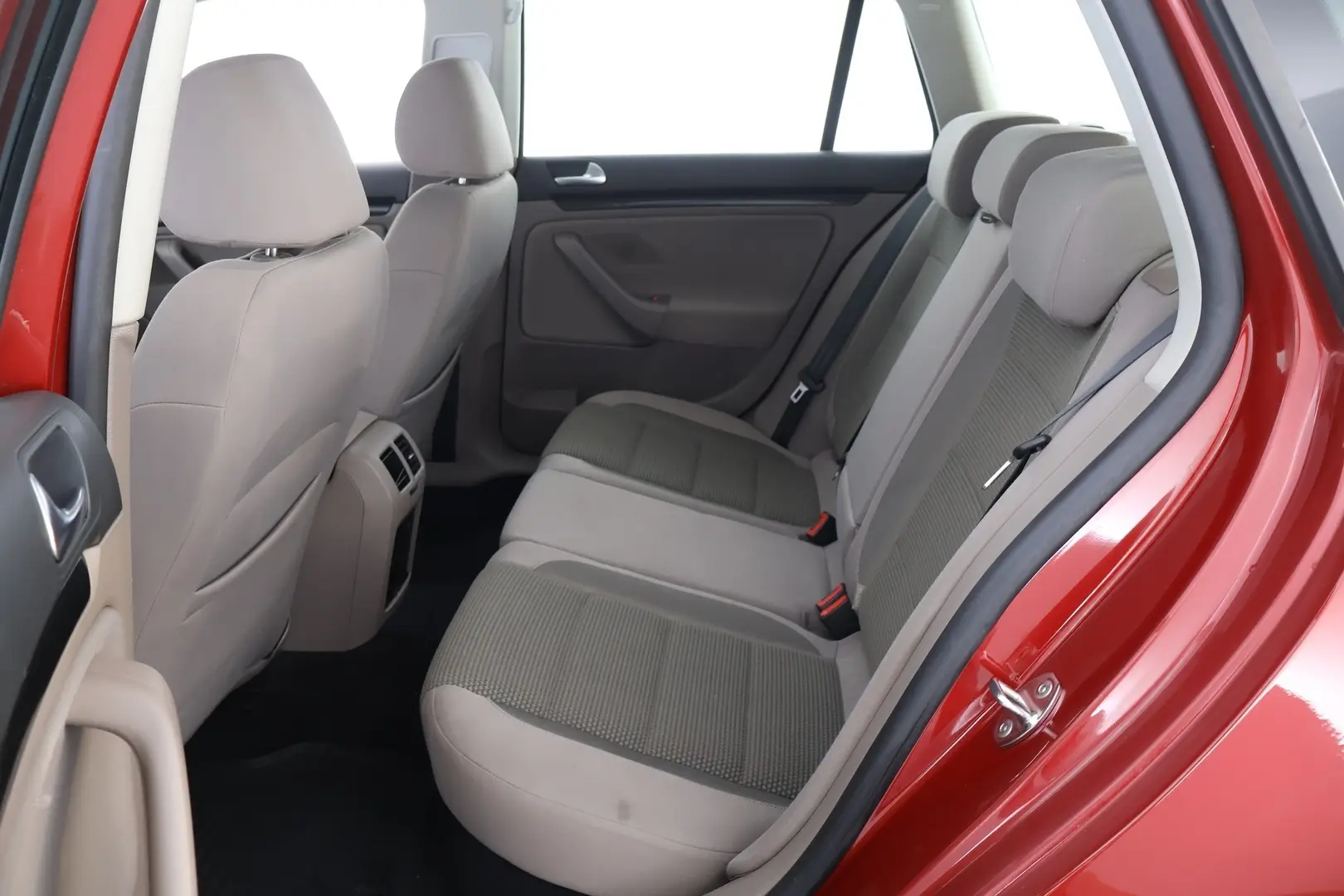 Car Image - 2e7UQiQIBeIVXUiYVc9kN7