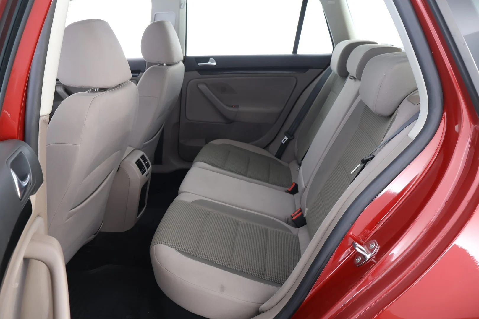Car Image - 2e7UQiQIBeIVXUiYVc9kN7