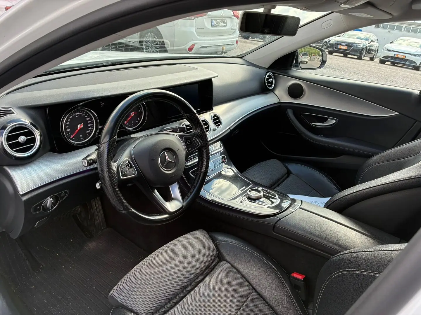 Car Image - 72tchx3jWlJMRWL1AJ5EDl