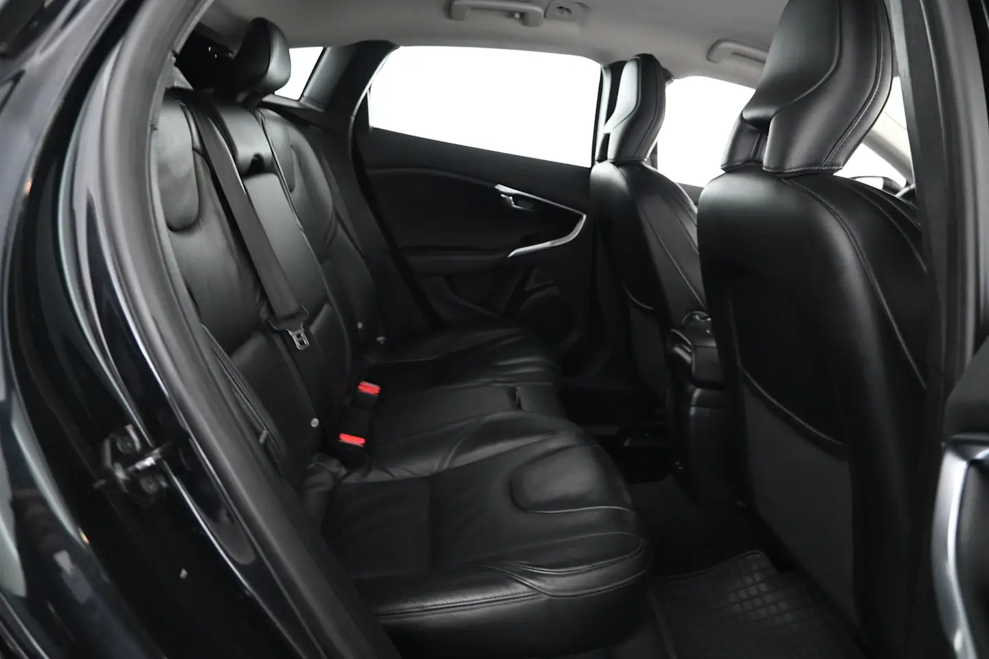 Car Image - 18dNbRg2yOPpUrLEi9sbYq