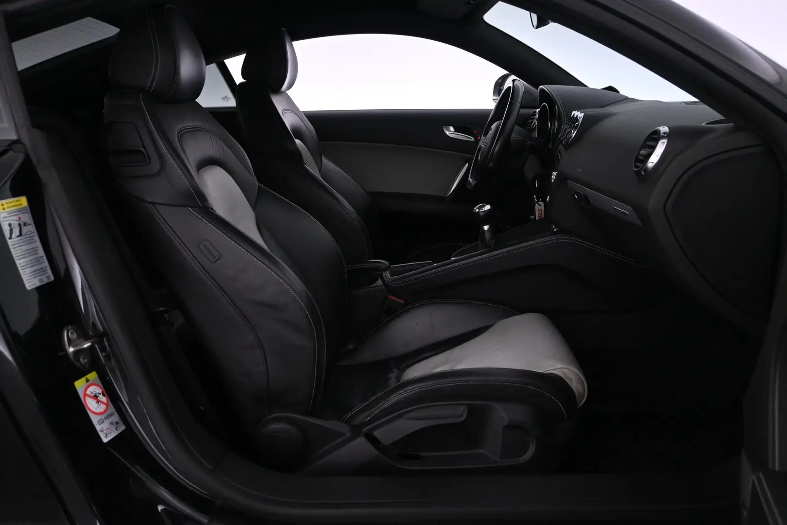 Car Image - 2ssLcPinjsdinJ2e2BcrNG