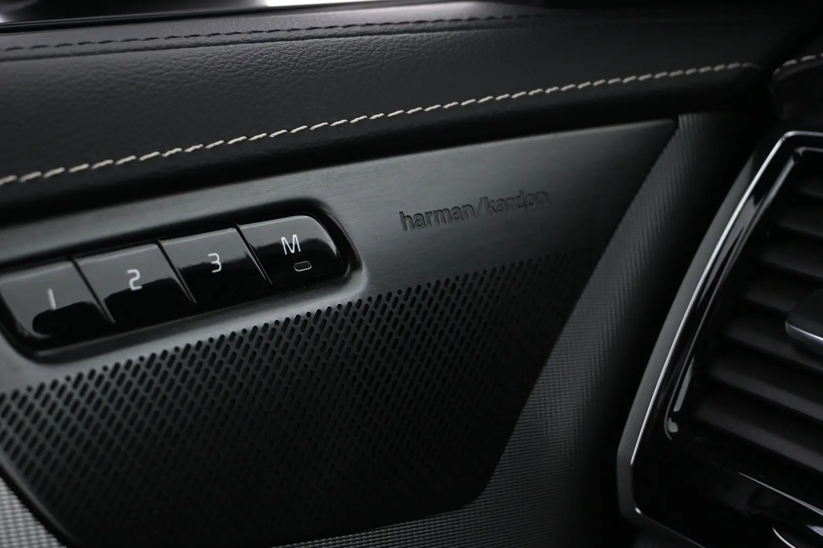 Car Image - 5c9a8JmPbHcSzeBKRRO1qt