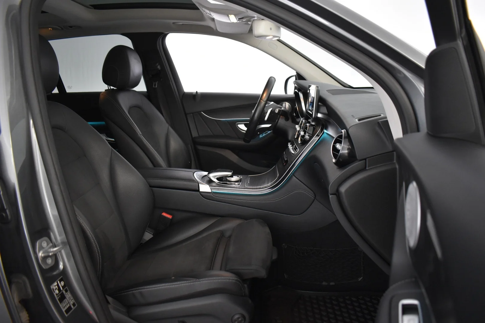 Car Image - 4s7ceUmgRVZNQ28F42fOBn