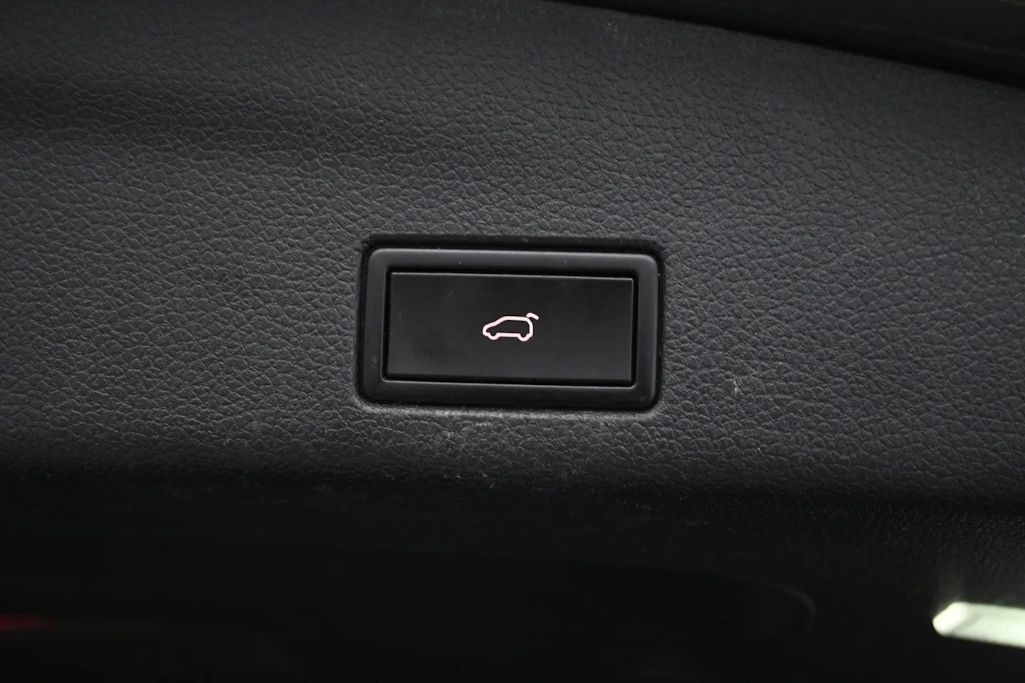 Car Image - 57IyrABseiQmV0dyMp1yFD