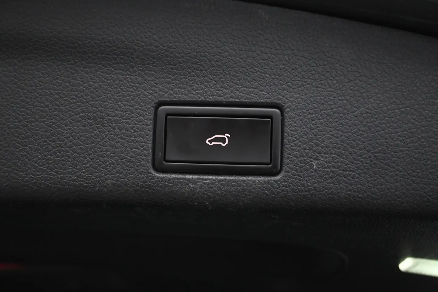 Car Image - 57IyrABseiQmV0dyMp1yFD