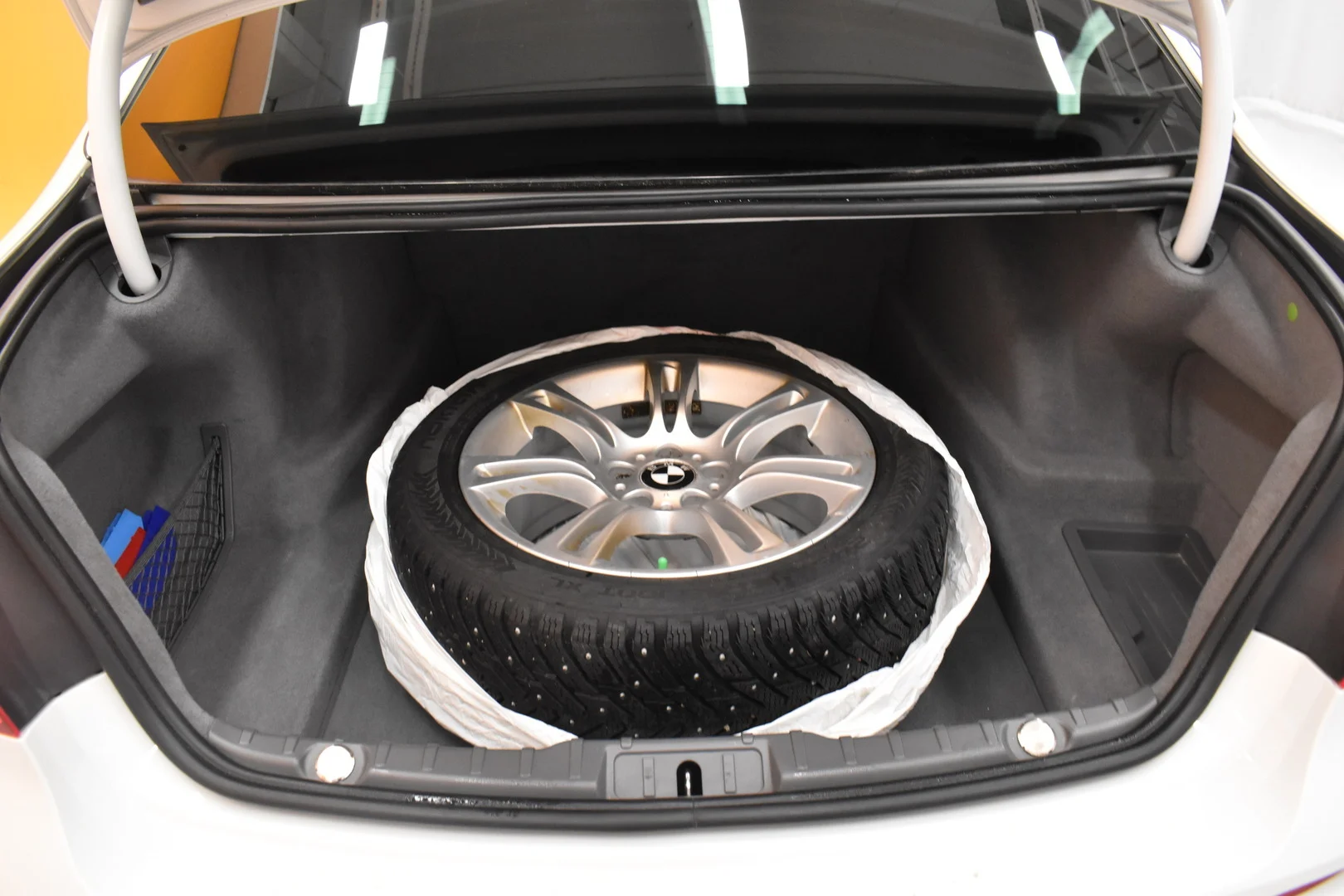 Car Image - 5I69qVt0EjUyJxTT4jmH6w
