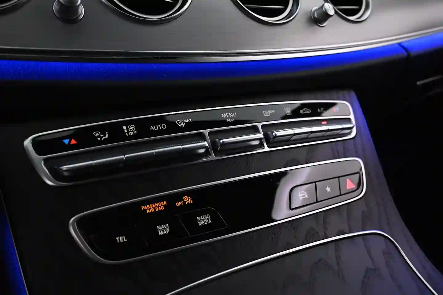 Car Image - 7AAo84ibJQnA8A8sZbmxmK