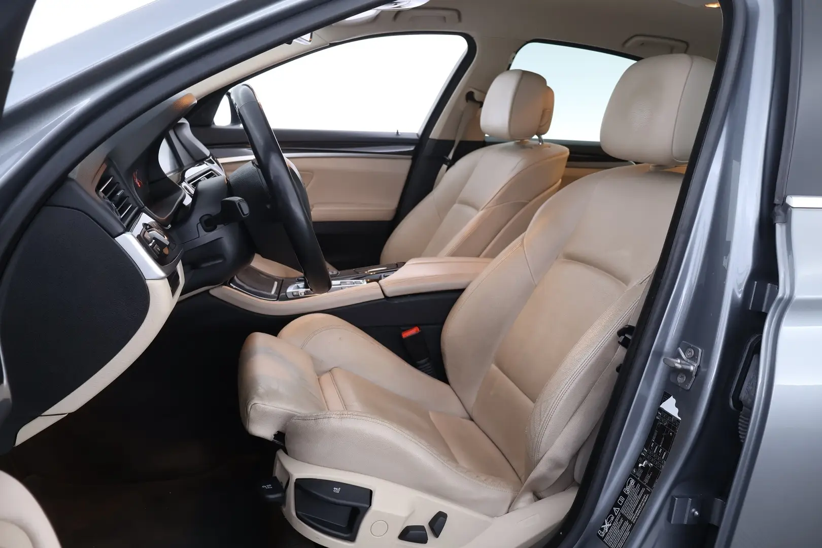 Car Image - 5DO3l30c8ctSOslON5KfWv