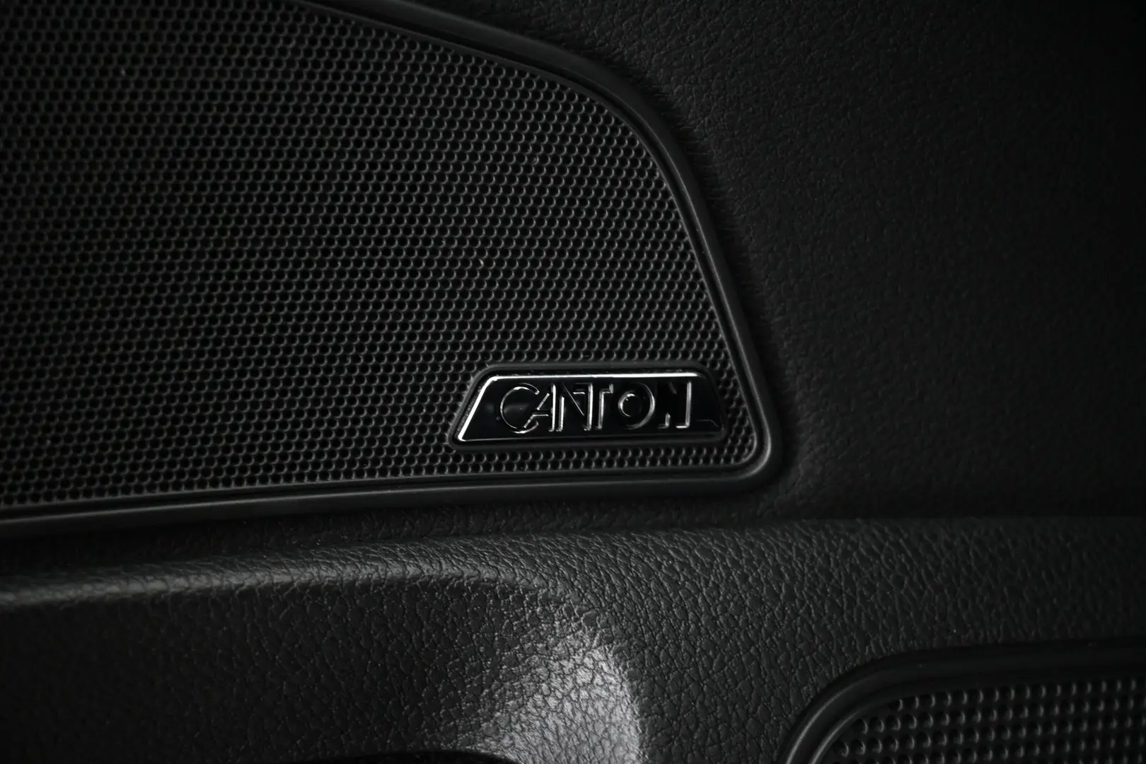 Car Image - 5yZc8kJmrYRZef4GN1EH9e