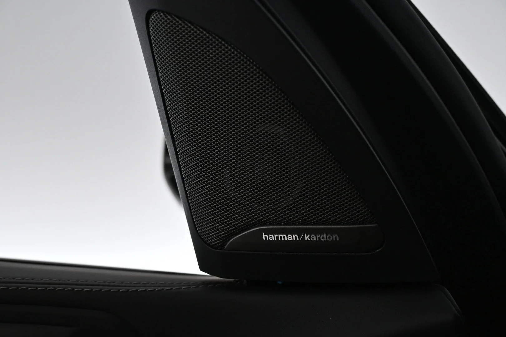 Car Image - 71UhdXTve9FuWKnvayGiFE