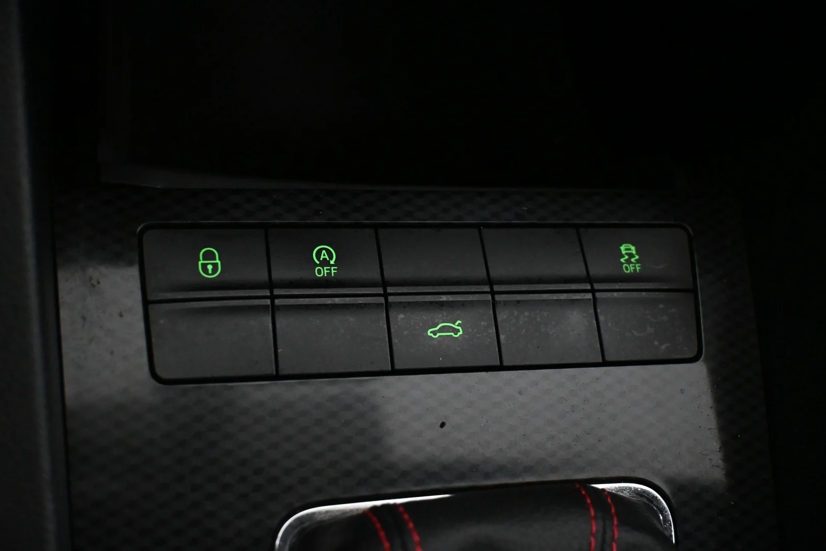 Car Image - A19UcqlAcV44igIqJ5sZL