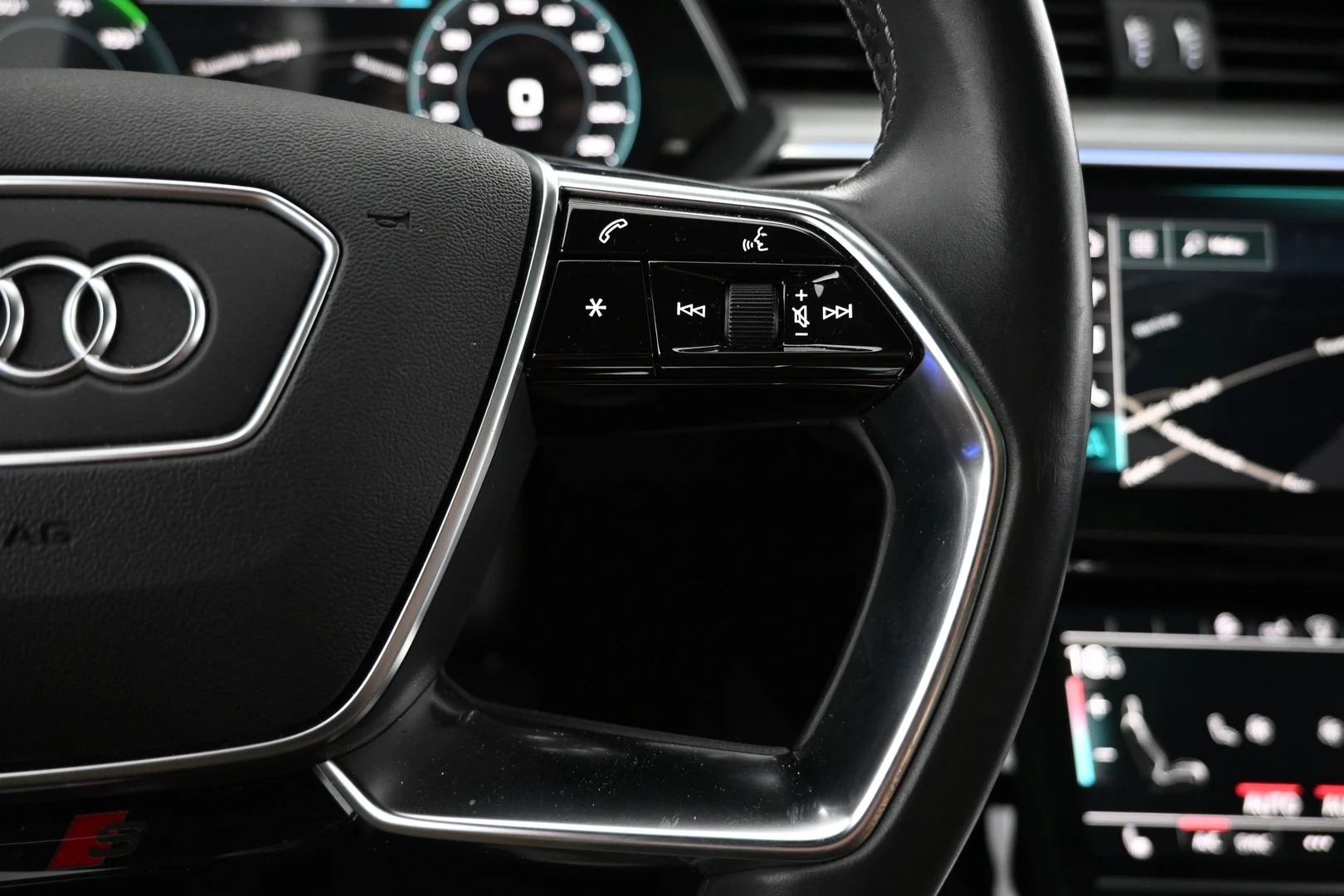 Car Image - 4WEa73o705mLc9LnTsbUB5