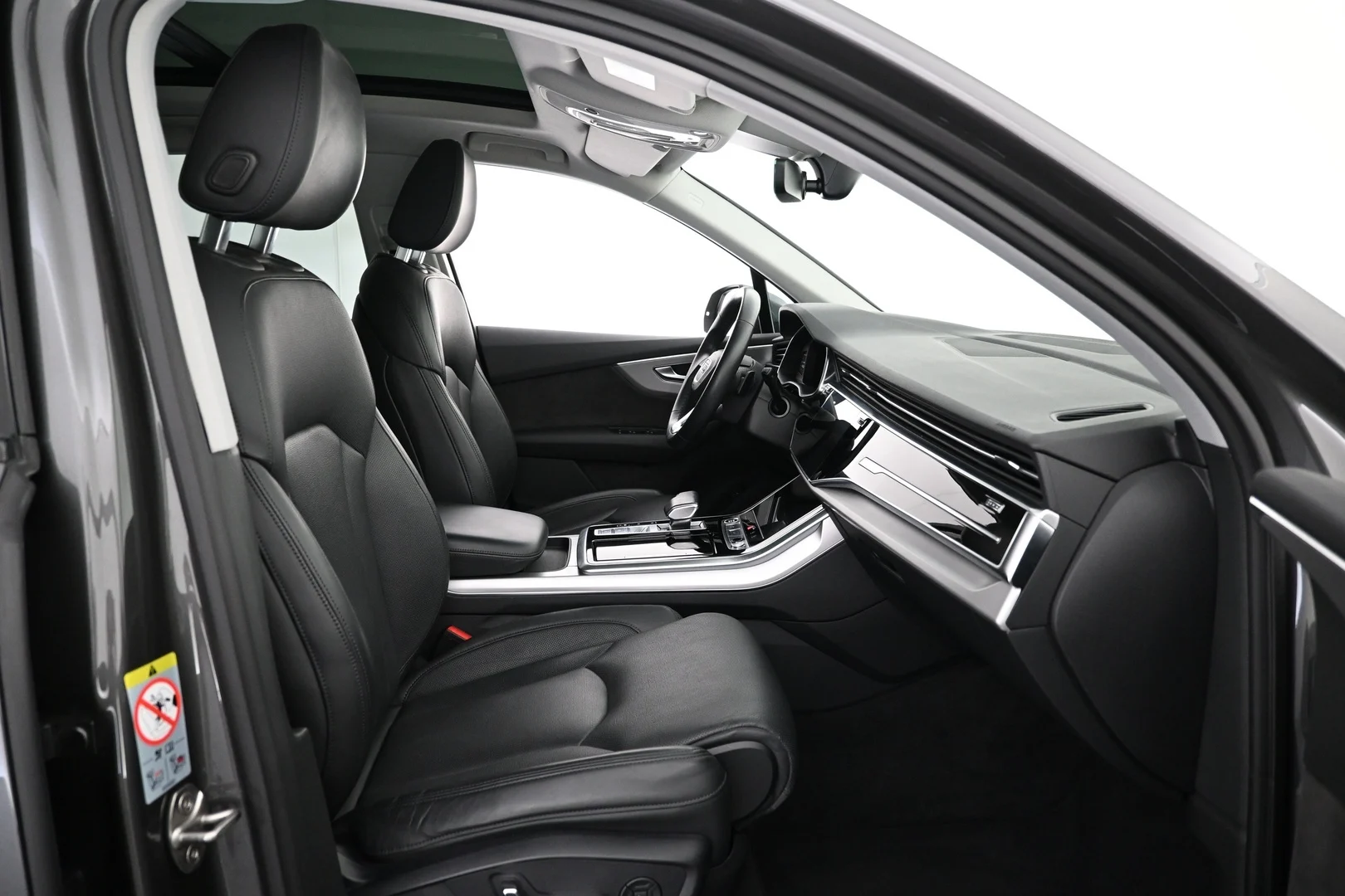 Car Image - 2vDkLrmerkD0lCmO0vQ8nO