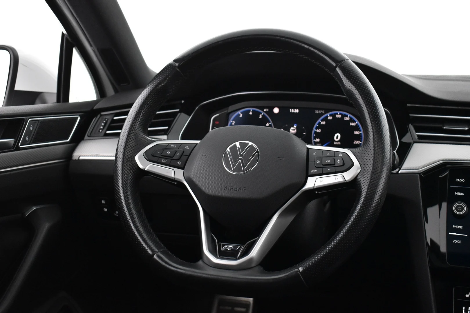 Car Image - 369VRJdeJZAlkSJy7P0O4N