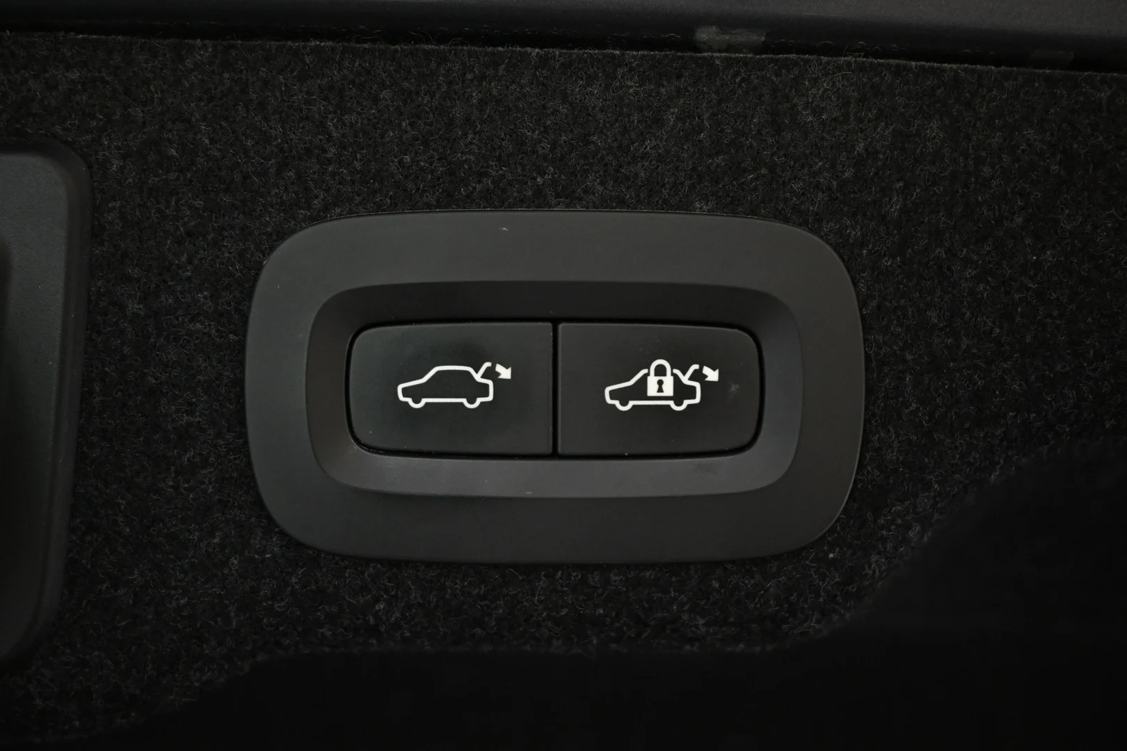 Car Image - 6JDG2OobwgcSF1GQ64wXTq