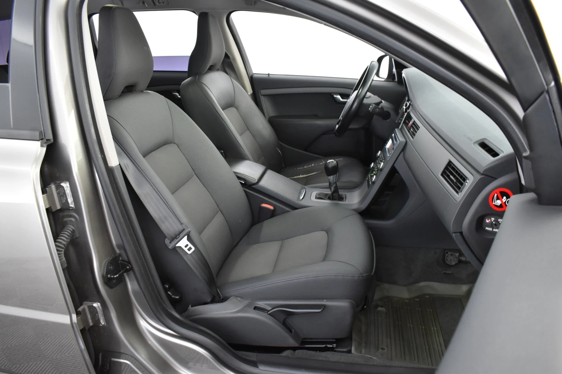 Car Image - 4UQGMv36nkYGtKjvi3QQ1u