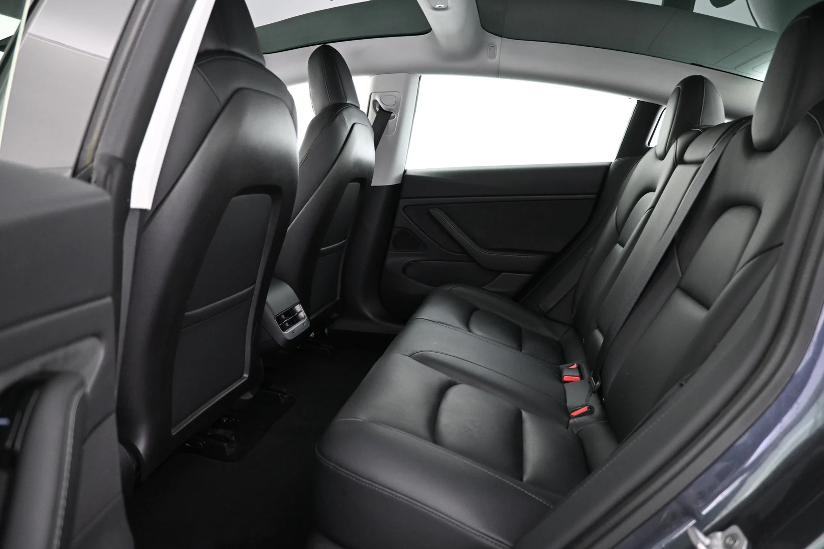 Car Image - BseT16JRSgNuquEgK4avr