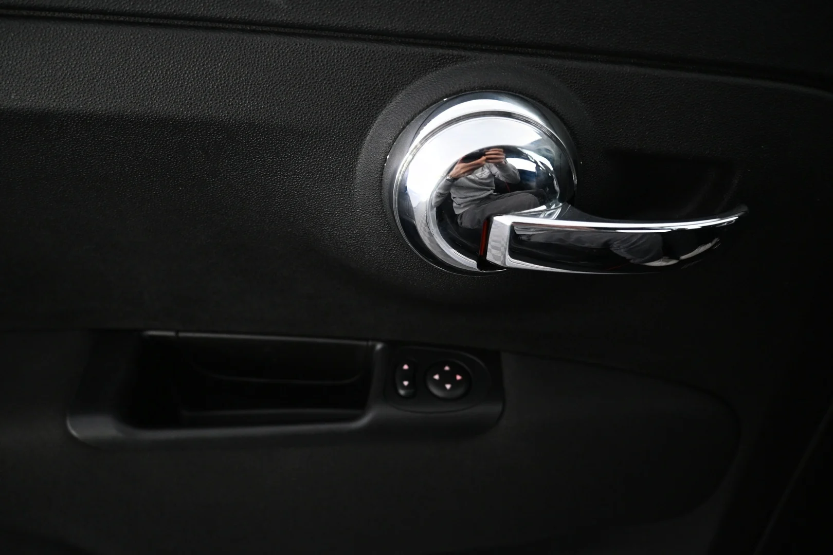 Car Image - oKVR2MVfsATWLC3ML7oFI