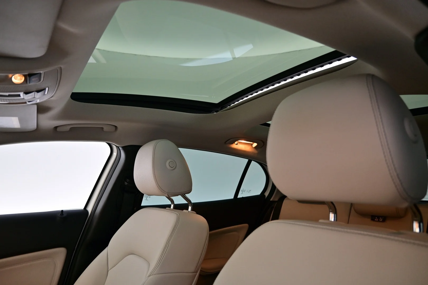 Car Image - 2c3ffnoQSqasdeC7RQkYey