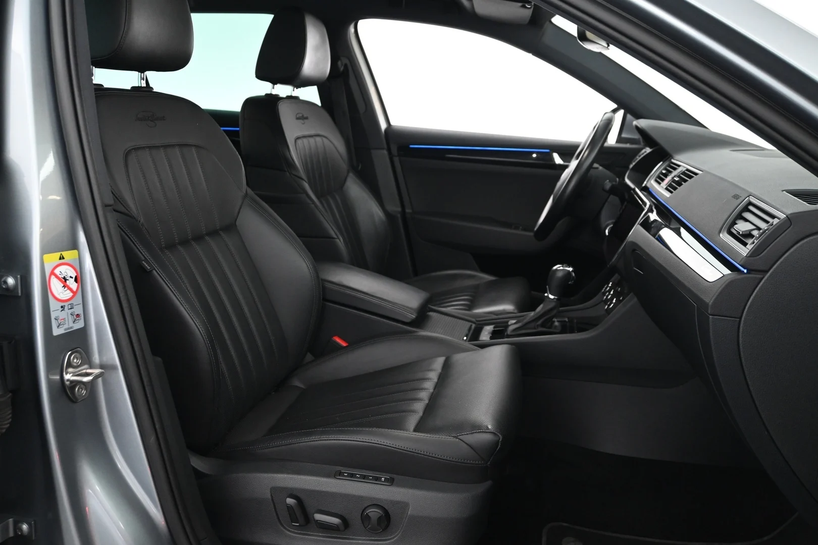 Car Image - 4DorlQxI2cwCwQVoO3kkqx