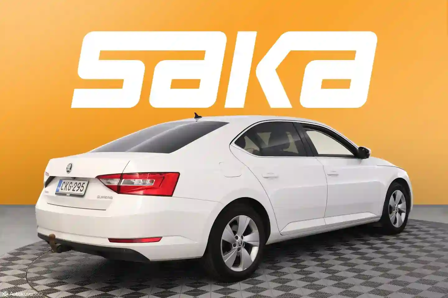 Car Image - Y8fldEjNj3dqZ7ToSERkc
