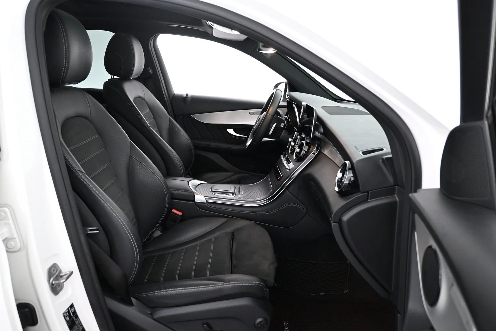 Car Image - 3795y9482rxSgU1FeDpTpm