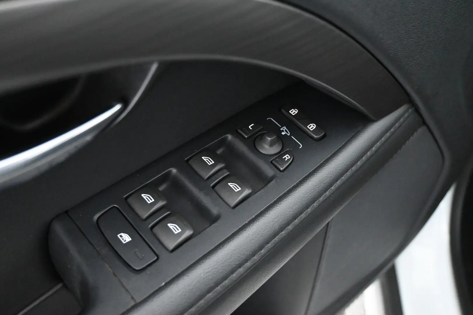 Car Image - 4FWAIudR71pV9P98dct62y