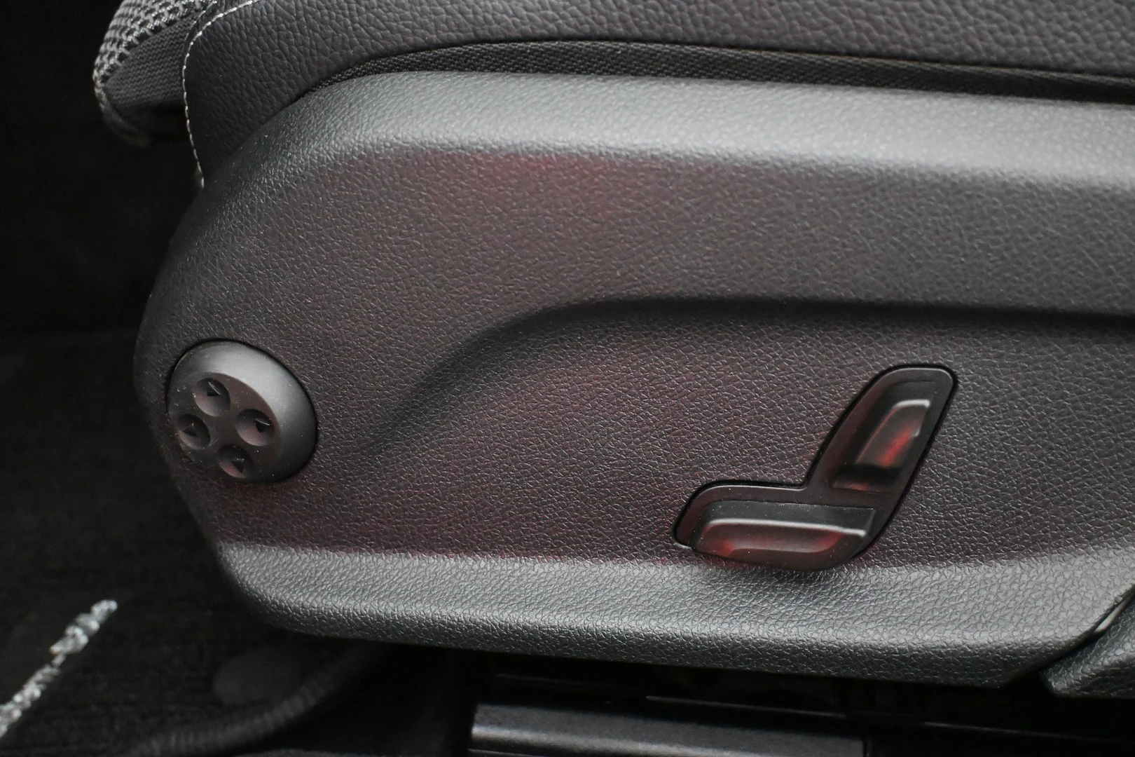 Car Image - 3ajL1EtlXt9PUfuD0Lluea