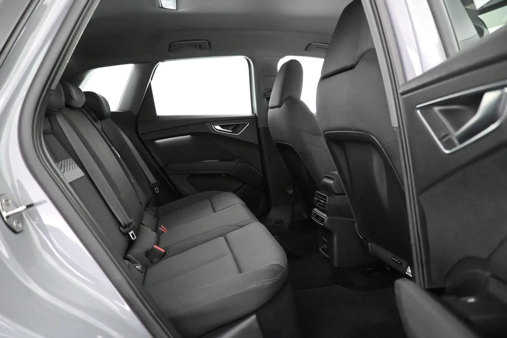 Car Image - 4zA6lbO5xYc18OSZOjR8Zv