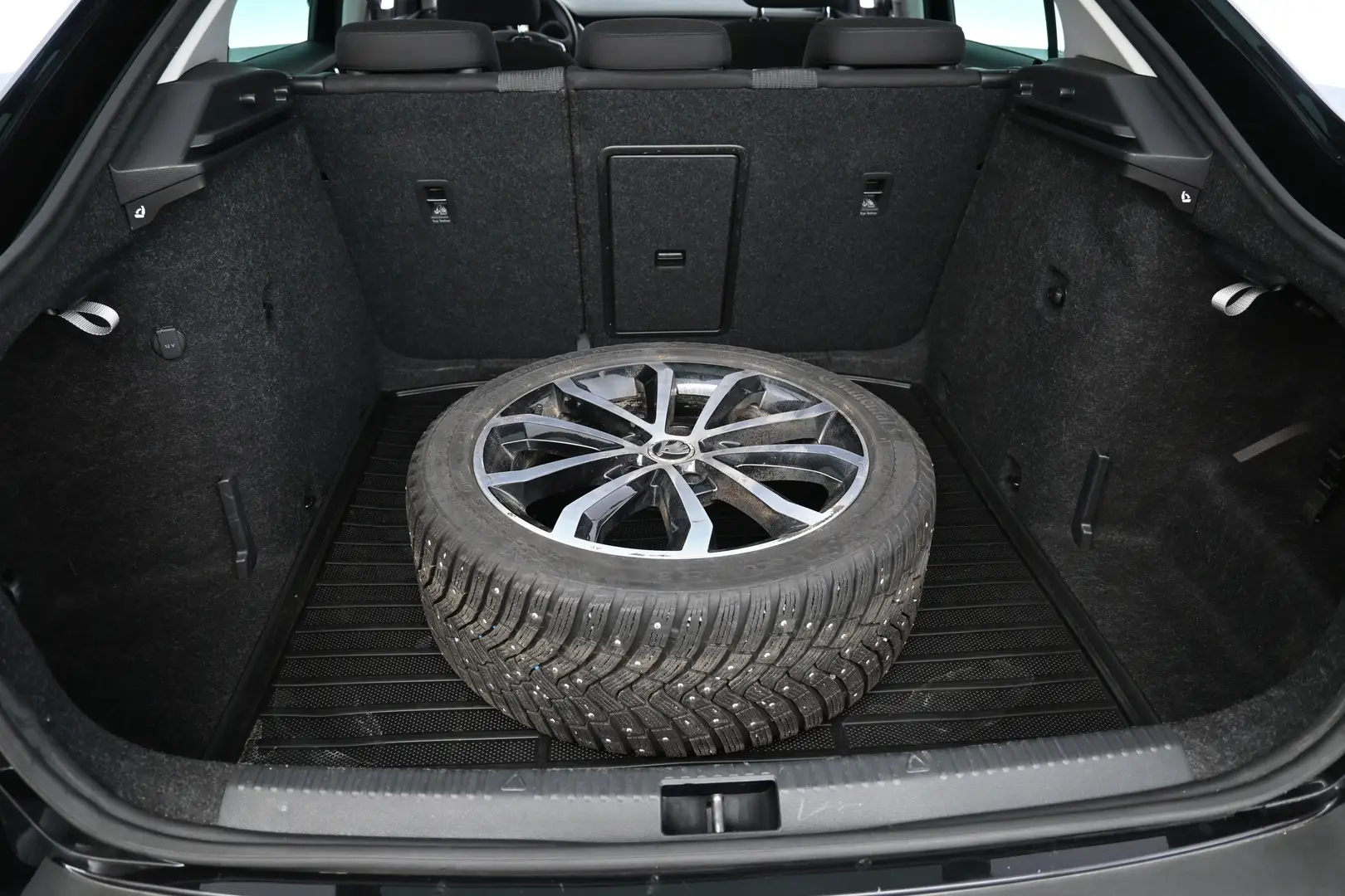 Car Image - 1MN5GjYau6c8kony9jzOcG