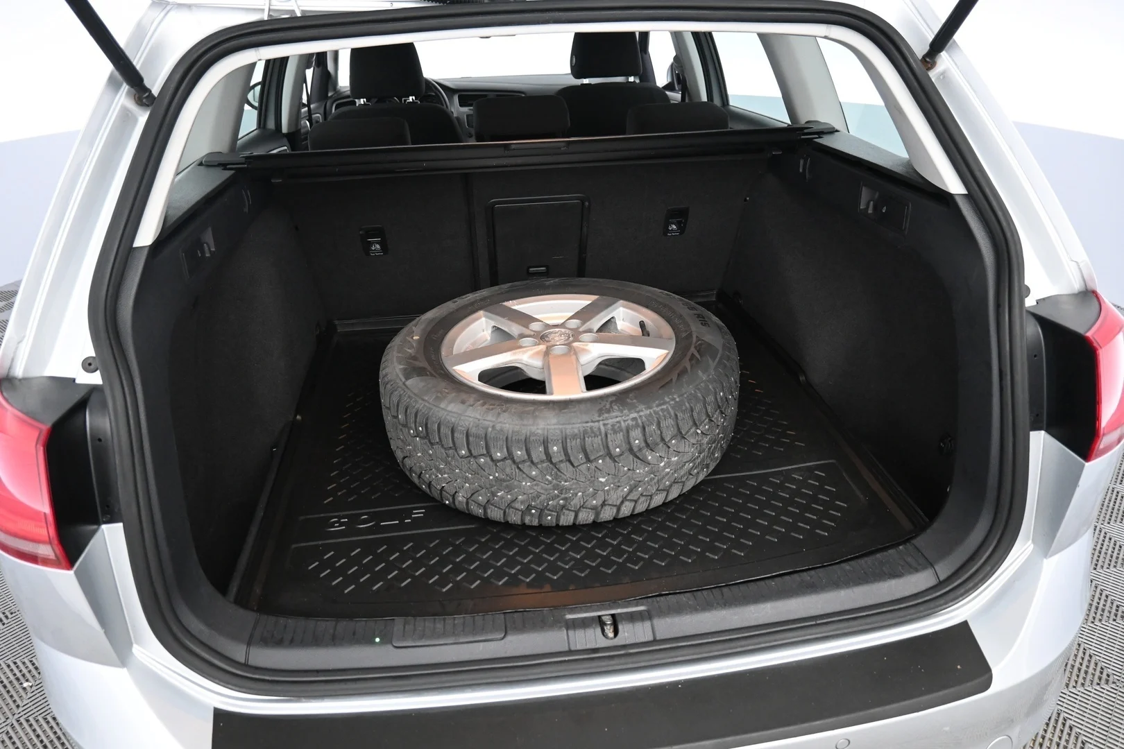 Car Image - 5oO8iSKiQTGAmKukknGjFd