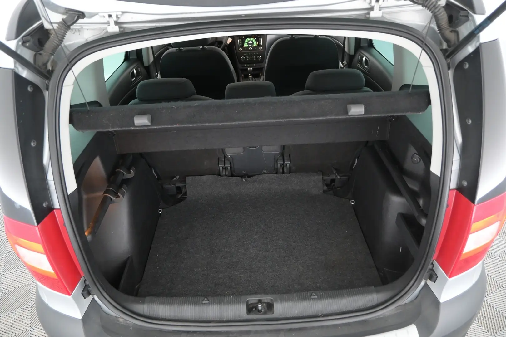 Car Image - 2PC6GuwtsRp4KBxNtkSQeV
