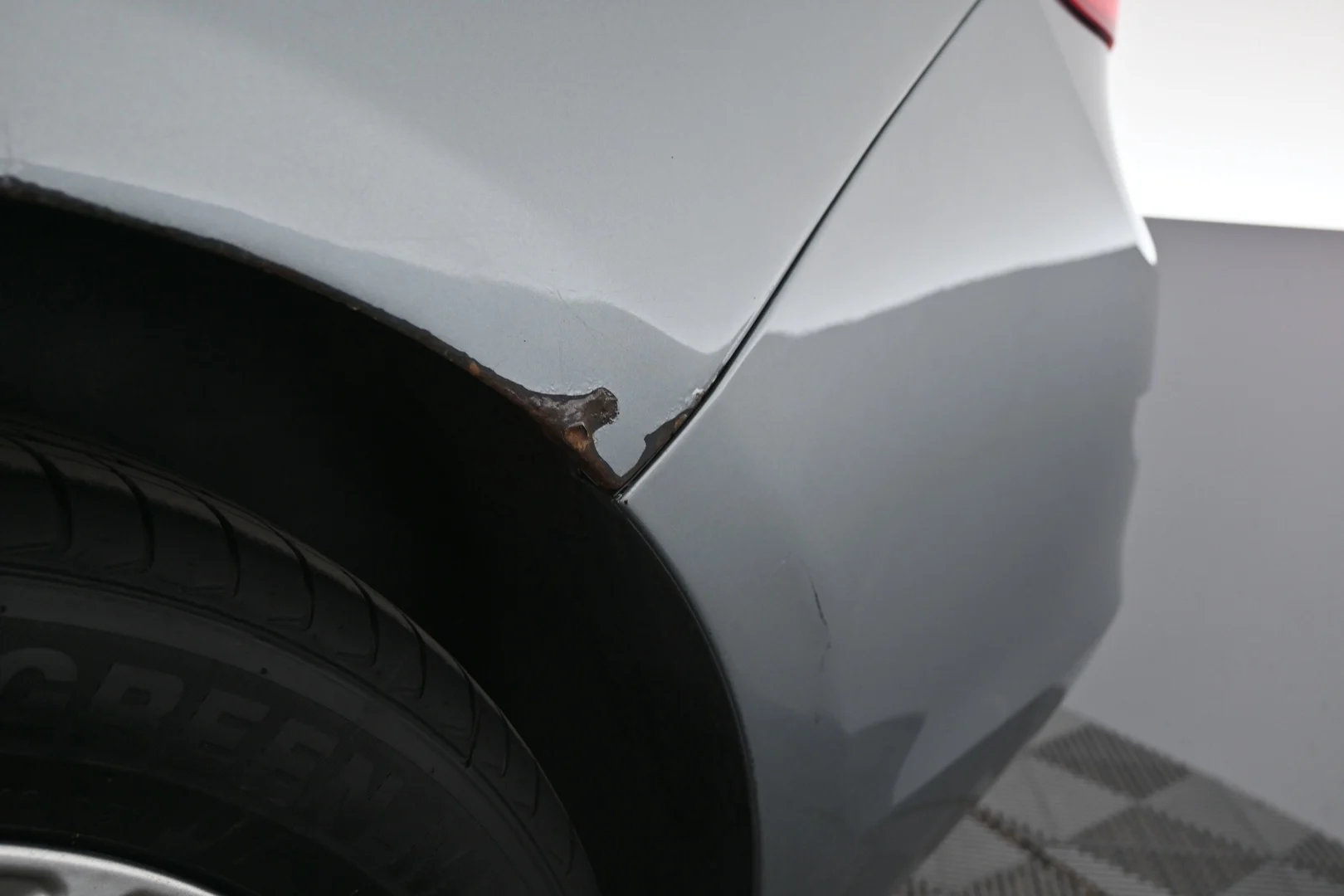 Car Image - 5kIZbr6xlzjHoZORfNDLzn