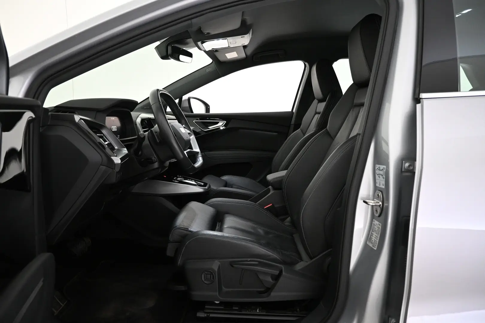 Car Image - 1CSIqdRZIsW43YDHMtjLnx