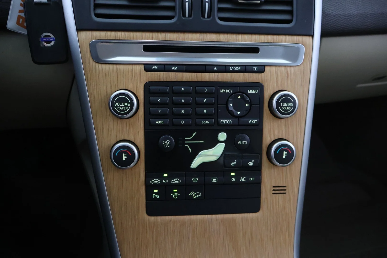 Car Image - I12zlhkrTX9FWxUtykkdz